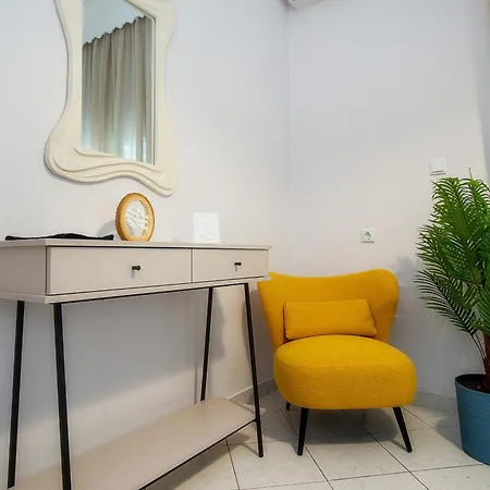 Istos Living شقة يميناريا